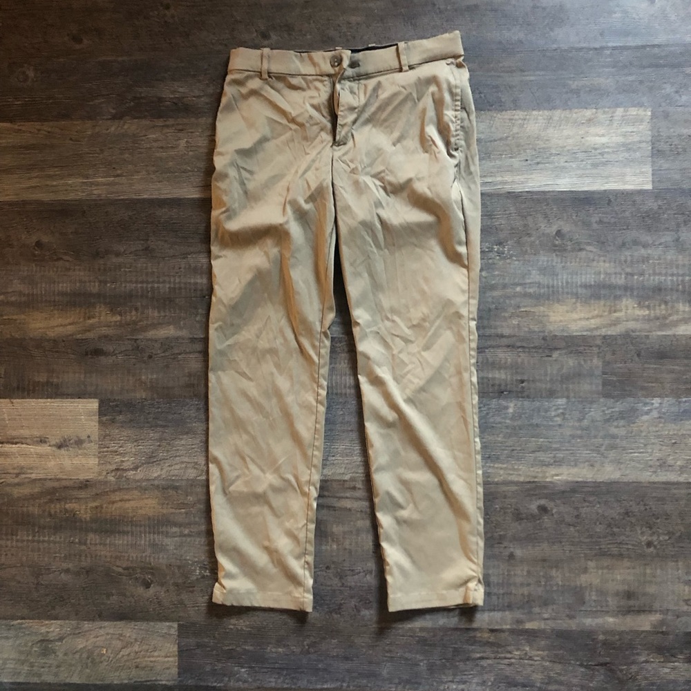 Nike. Men’s golf pants. Medium.